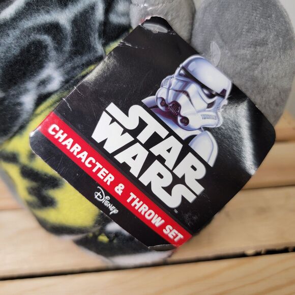 Star Wars Character & Throw Set Storm Trooper NWT - Picture 5 of 7
